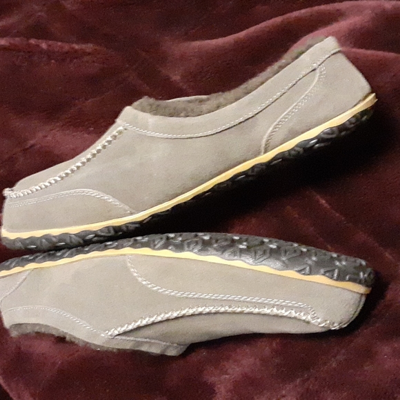 Men brand new slippers - Picture 7 of 8